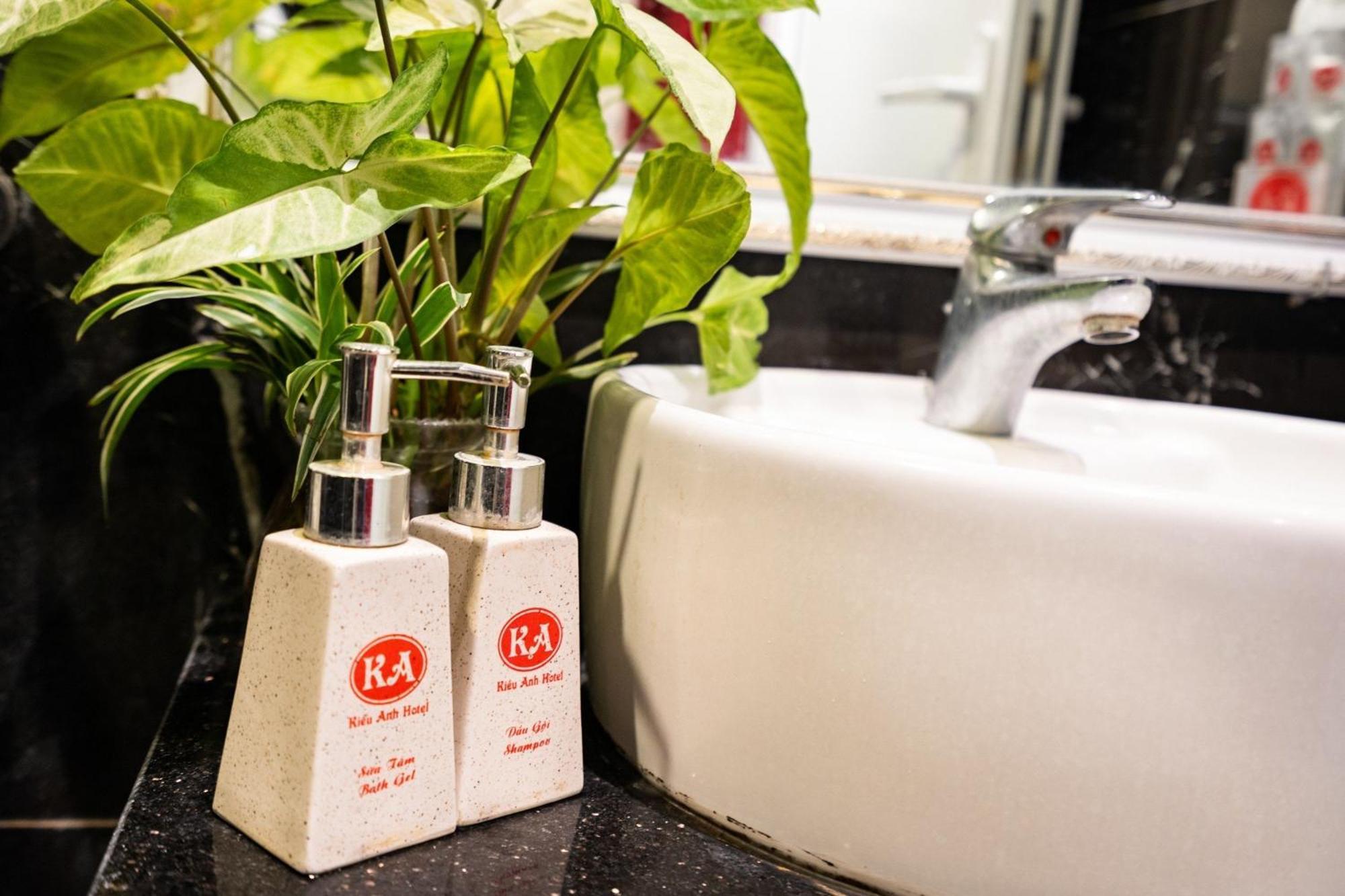 Kieu Anh Hotel - 81 Trung Kinh - By Bay Luxury 하노이 외부 사진